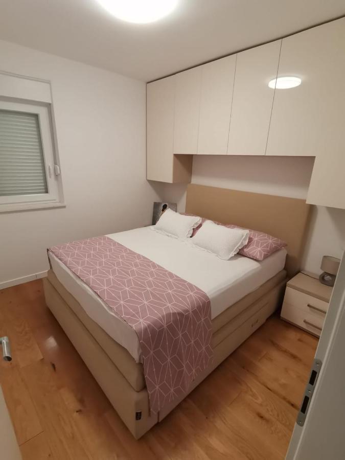 Apartman Rita Lägenhet Makarska Exteriör bild