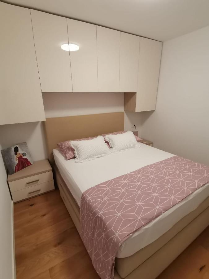 Apartman Rita Lägenhet Makarska Exteriör bild